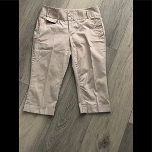 🌸 Banana Republic Jackson Fit Cuffed Capris